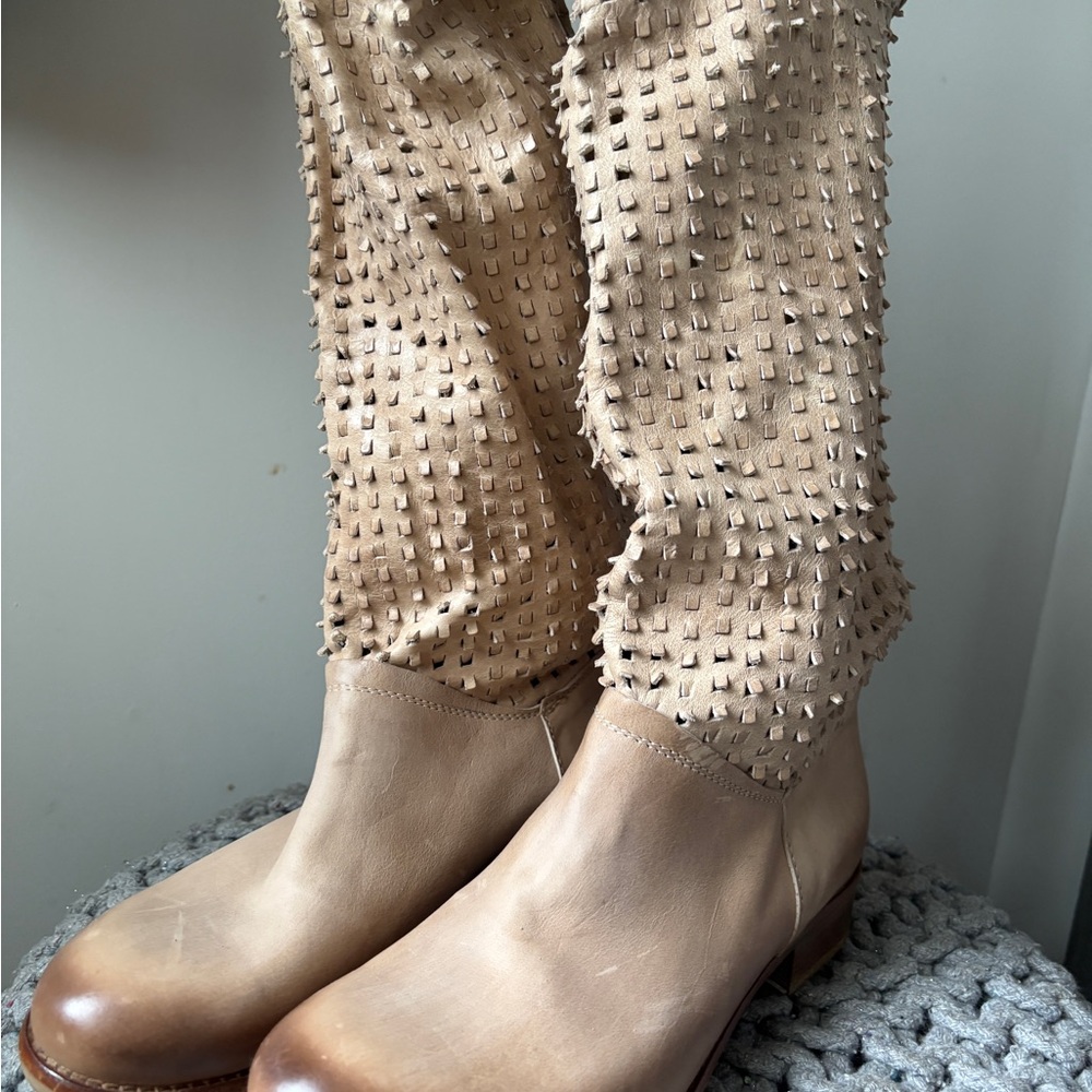 Stylish Tan Heeled Boots